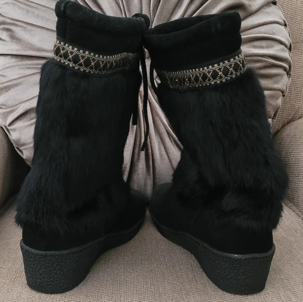 BEARPAW GENUINE SHEEPSKIN SUEDE RABBIT FUR WEDGE BOOTS